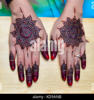 Beau tatouage au henné art décoration Banque D'Images