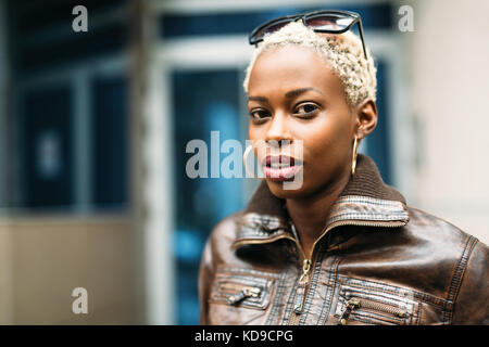 Belle femme pictureof in programmeur office Banque D'Images