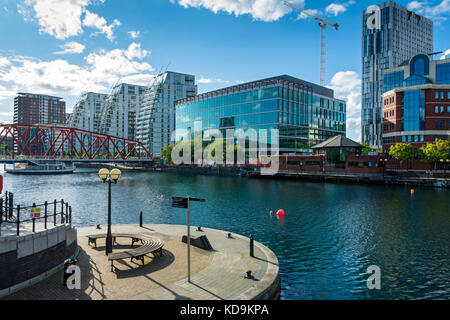 La Ville Lofts, NV, et X1 MediaCity immeubles d'appartements, et le régent et Victoria les immeubles de bureaux, les Hurons Bassin, Salford Quays, Manchester, Royaume-Uni. Banque D'Images