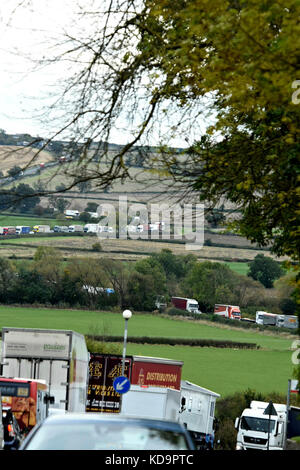 A606 melton mowbrey burton lazars : 10 octobre 2017. a1 après l'arrêt par accident mortel impliquant voiture et camion près de construire le trafic d'Oakham et sa longue queue dos le long de l'A606. source : clifford norton/Alamy live news Banque D'Images