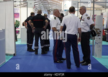 Ajaccio, France. 11, octobre 2017. les pompiers à discuter à la 124ème Congrès national des pompiers. © David bertho / alamy live news Banque D'Images