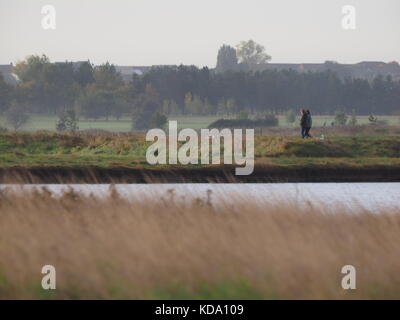 Sheerness, Kent, UK. Oct 12, 2017. Météo France : un début de journée ensoleillée à Sheerness. Credit : James Bell/Alamy Live News Banque D'Images