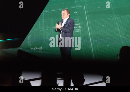 Paris, France. Oct 12, 2017. Alain Weill, PDG de NextRadio TV (médias), ouvre la BPI 2017 Innovation Summit en arène AccorHotels (Paris). Credit : Paul-Marie Guyon/Alamy Live News Banque D'Images