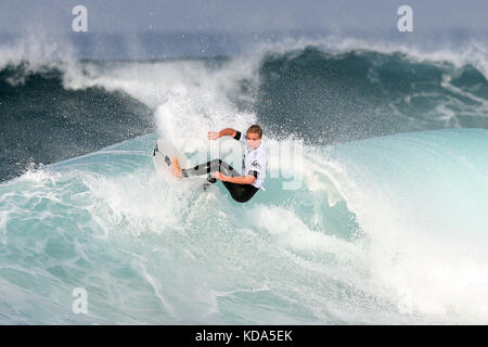 Hossegor, France. Oct 12, 2017. SPORT, surf, WSL Quiksilver Pro France - Ethan Ewing, de l'Australie est en concurrence pendant le 1er tour de la Ligue Mondiale 2017 Surf Quicksilver Pro France le 12 octobre 2017 à Hossegor, France. Credit : Manuel Blondeau/ZUMA/Alamy Fil Live News Banque D'Images