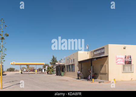 Kalkrand, Namibie - juin 14, 2017 : une station-service et un centre commercial à kalkrand, village de la b1-route entre mariental et rehoboth Banque D'Images