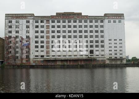 Spillers abandonnés Fleur du millénaire bâtiment Mills Banque D'Images