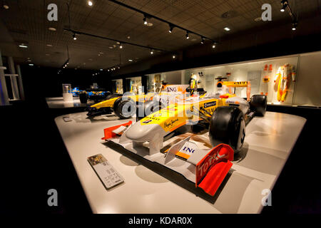 Renaults de F1 avec qui a concouru Fernando Alonso dans les années 2008 et 2009, et à la fin, les deux renaults avec lesquels il est devenu champion du monde Banque D'Images
