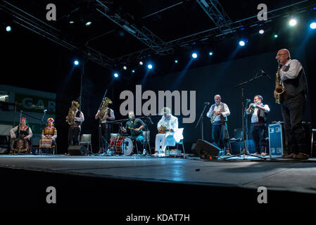 Roma Italie - 21 juillet 2017 - - centre commercial porta di Roma à rome - Goran Bregovic effectue vivent dans centre commercial porta di roma devant ses fans Banque D'Images