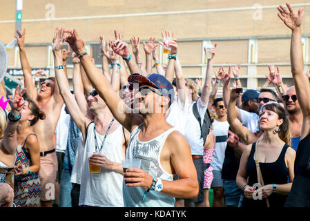 Barcelone - 15 juin : la foule lors d'un concert au festival Sonar le 15 juin 2017 à Barcelone, Espagne. Banque D'Images