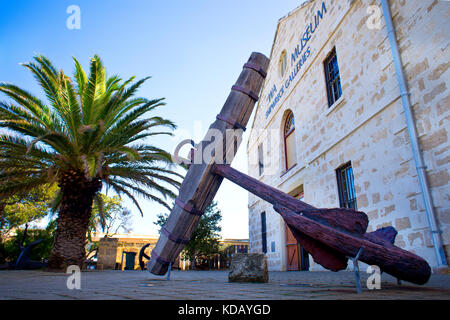 L'ancre à l'extérieur de shipwreck museum, port de pêcheurs, fremantle partie de Western Australian Maritime Museum Banque D'Images