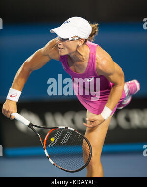 Samantha Strosur (AUS) a affronté A. Ivanovic (SRB) au 5 e jour de l'Open féminin australien. Ivanovic a gagné 7-6, 4-6, 2-6 dans un tapis de pluie Banque D'Images