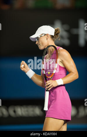 Samantha Strosur (AUS) a affronté A. Ivanovic (SRB) au 5 e jour de l'Open féminin australien. Ivanovic a gagné 7-6, 4-6, 2-6 dans un tapis de pluie Banque D'Images