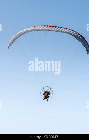 Powered parachute de Pensarn beach North Wales UK Banque D'Images