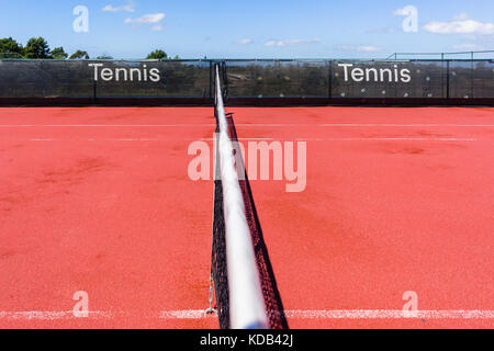 Cour de tennis en terre battue en plein air libre de résumé synthétique moyen photo net. Banque D'Images