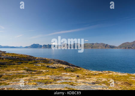 Près de la côte spectaculaire port henningsvaer sur îles Lofoten, Norvège Banque D'Images
