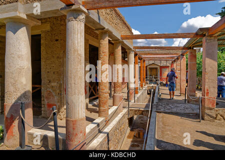 Cours d'eau et l'extérieur de l'Octavius Quarto chambre à la ville romaine de Pompéi à Pompei Scavi, près de Naples, Italie. Banque D'Images