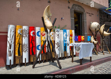 30 mars 2014, tepoztlán Mexique : un populaire 'pueblo mágico' ville touristique dans la proximité de la capitale avec ses rues bordées de boutiques de cadeaux Banque D'Images