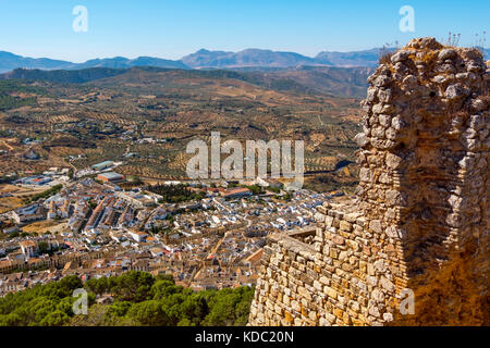 Vue panoramique et vieux château, Archidona. Province de Málaga, Andalousie. Europe du sud de l'Espagne Banque D'Images