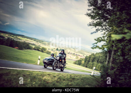 BMW moto avec side-car à Auerberg) - Auerberg, Bavière, Allemagne Banque D'Images