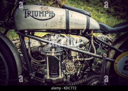 Triumph 500 à moteur - Auerberg - Auerberg, Bavière, Allemagne Banque D'Images