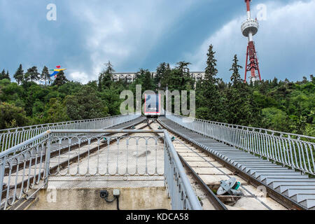 Funiculaire qui remonte la montagne Mtatsminda, Tbilissi, Géorgie, Europe de l'est Banque D'Images