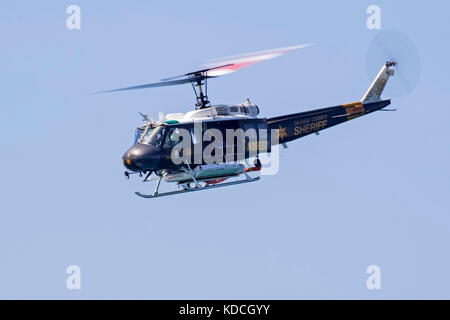 Démonstration de recherche et de sauvetage par hélicoptère à l'Airshow Huntington Beach Banque D'Images