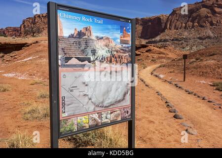 Cheminée Rock Trailhead information Table map. Grand sentier de randonnée près du centre du parc national de Capitol Reef dans le quartier historique de Fruita Village Utah USA Banque D'Images