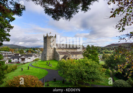 St Michel et tous les Anges, l'église du village de Hawkshead, Cumbria, Lake District Banque D'Images