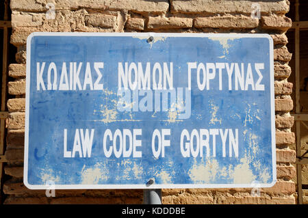 L'Gortyn Code, ou Grand Code, gravées sur des pierres formant un mur, sont le droit civil de l'ancienne Ville État de Gortyn au sud de la Crète. Banque D'Images