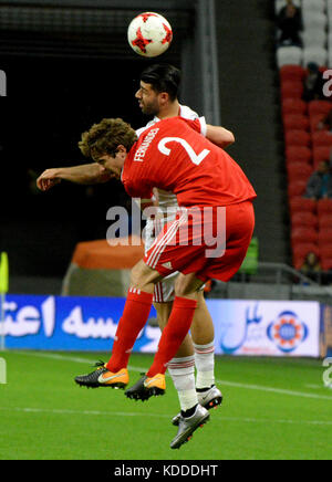 Kazan, Russie - 10 octobre 2017.Le défenseur russe Mario Fernandes et l'attaquant iranien Mehdi Taremi lors d'un match international amical Russie contre Iran Banque D'Images