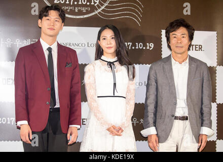 Boa, Lee Hak-Joo et Oh Gwang-Rok, 12 octobre 2017 : la chanteuse et actrice sud-coréenne Boa (C) pose avec les acteurs Lee Hak-Joo et Oh Gwang-Rok (R) lors d'une conférence de presse après une avant-première de leur nouveau film, 'Autumn Sonata' à Séoul, Corée du Sud. Crédit : Lee Jae-won/AFLO/Alamy Live News Banque D'Images