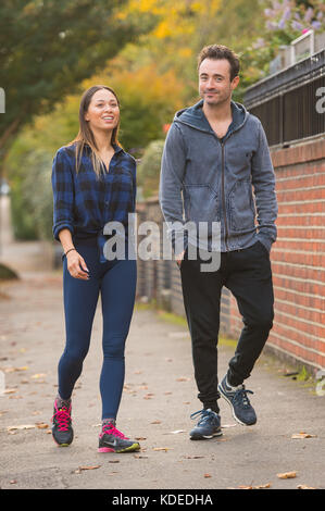 Joe McFadden et Katya Jones dans un studio de Londres pendant les répétitions de la BBC's Strictly Come Dancing. Banque D'Images