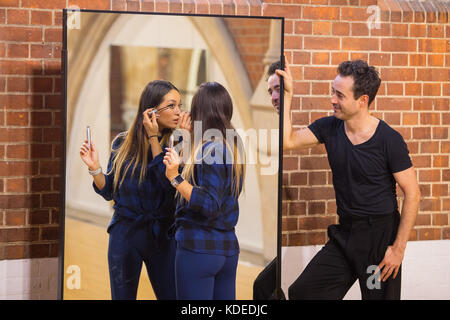 Joe McFadden et Katya Jones dans un studio de Londres pendant les répétitions de la BBC's Strictly Come Dancing. Banque D'Images