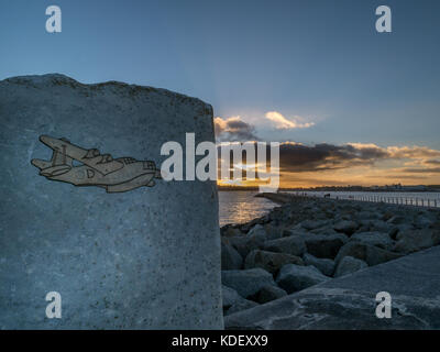 Mount batten pier at sunset Banque D'Images