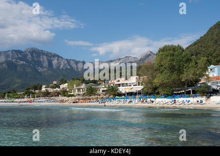 Golden Beach, Chrysi Ammoudia, Thassos, Grèce, îles grecques, Ipsarion Ypsarion montagnes, montagne. Septembre 2017 Banque D'Images