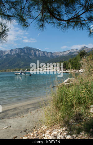 Petite plage donnant sur Golden Beach, Chrysi Ammoudia, Thassos, Grèce, îles grecques, Ipsarion Ypsarion montagnes, montagne. Septembre 2017 Banque D'Images