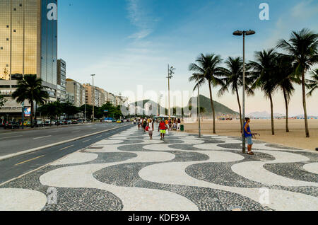 La plage de Copacabana, Rio de Janeiro, Brésil Banque D'Images