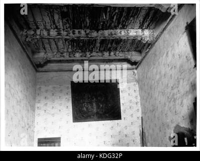 Sacristie dans l'église de la Mission San Miguel Arcangel, près de Templeton, California, ca.1904 (4012) du SHC Banque D'Images