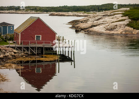 Le petit village de pêcheurs de Peggy's Cove (Nouvelle-Écosse), le 30 août 2017. Situé à un peu plus d'une heure au sud de Halifax, le village de pêcheurs est une poule Banque D'Images