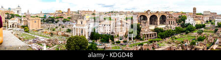 La colline du Palatin de rome italie dans panorama Banque D'Images