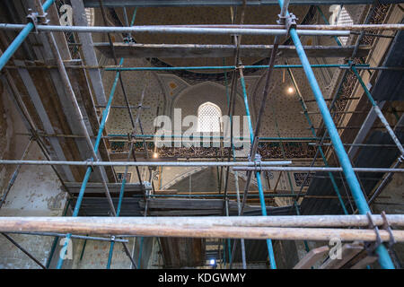 SAMARCANDE, OUZBÉKISTAN - 15 OCTOBRE 2016 : restauration de l'intérieur du petit complexe de mosquées Bibi Khanym Banque D'Images