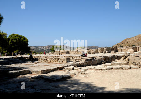 Vue générale du site de l'ancienne ville minoenne et palce de Phaistos dans le centre sud de la Crète. Banque D'Images