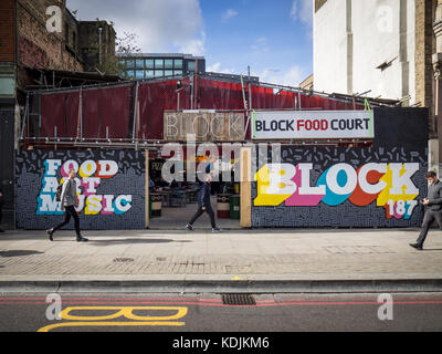 Block Shoreditch Food Court - Street Food Market in Shoreditch High Street dans le quartier branché de Shoreditch est de Londres Banque D'Images