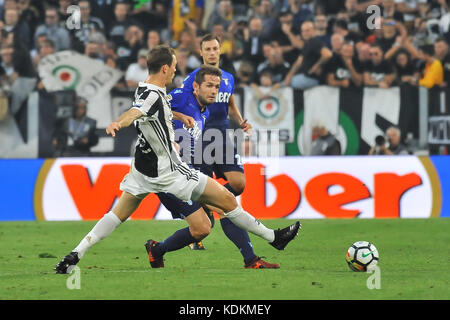 Turin, Italie. 14 octobre, 2017. Stephan lichtsteiner (juventus fc)pendant la série d'un match de football entre la Juventus et SS Lazio de Allianz Stadium le 14 octobre 2017 à Turin, Italie. crédit : fabio annemasse/Alamy live news Banque D'Images