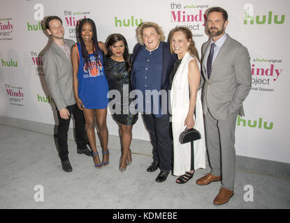 La première et la soirée d'après-première de la saison finale du projet Mindy au London West Hollywood Hotel - arrivées avec : Isaac 'Ike' Barinholtz, Xosha Roquemore, Mindy Kaling, Fortune Feimster, Beth Grant, Garret Dillahunt où : Los Angeles, Californie, États-Unis quand : 12 Sep 2017 crédit : Eugene Powers/WENN.com Banque D'Images