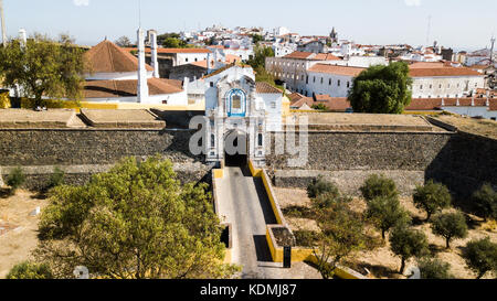 Le cheval porte, Château de Elvas, Alentejo, Portugal Banque D'Images