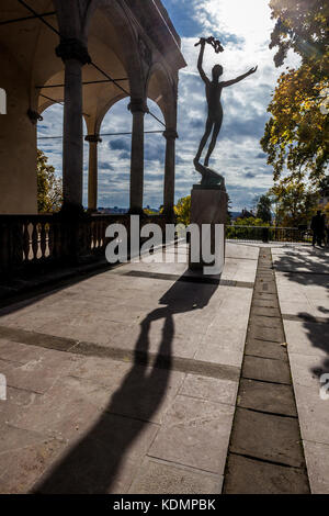 Jardin royal de Prague, Statue devant le palais d'été de la reine Anne de Prague, Belvédère, automne de Prague, Muse des jardins de la République tchèque Banque D'Images