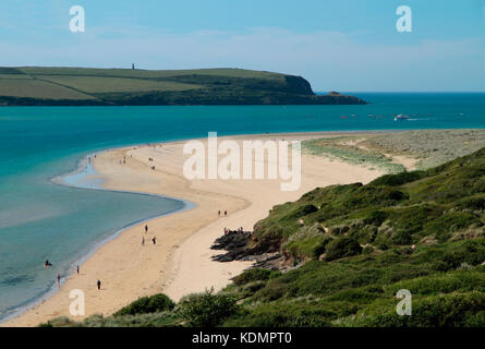 La plage de Daymer Bay dans l'estuaire de Camel entre rock et de Padstow, North Cornwall, Angleterre. Banque D'Images