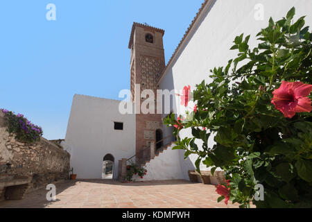 Salares église près de Torrox et Competa, Andalousie, espagne. L'église était autrefois une mosquée. Banque D'Images