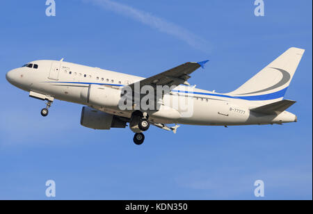 Stuttgart/Allemagne, 29 septembre 2017 : un airbus A318 à l'aéroport de Stuttgart. Banque D'Images